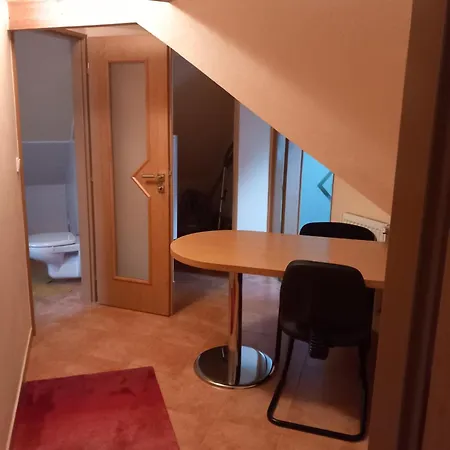 Jaroslav Ambroz Elvomont Apartmán