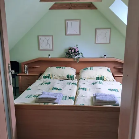 Jaroslav Ambroz Elvomont *